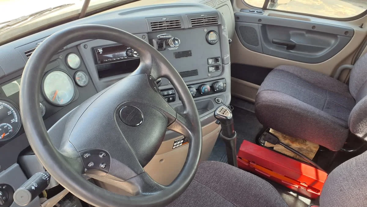 2019 Freightliner Cascadia in Warwick, RI — photo 7