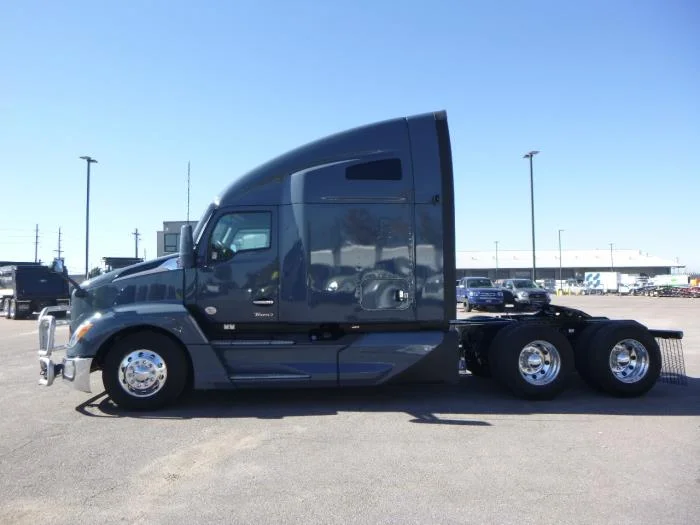 2023 Kenworth T680 - image 3