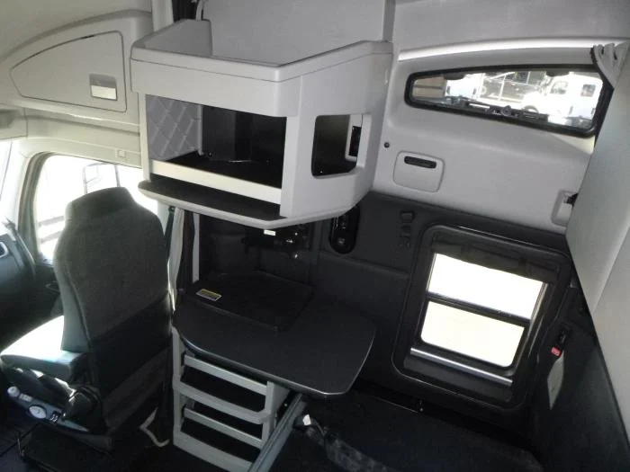 2023 Kenworth T680 - image 17