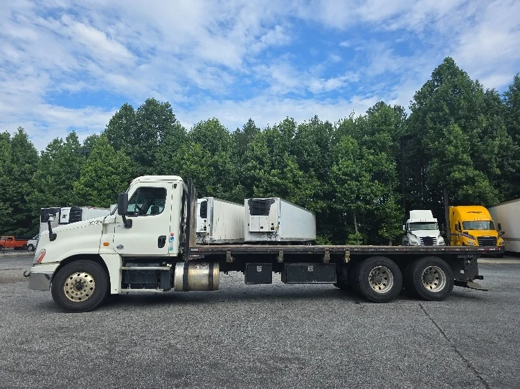 2018 Freightliner in Medley, FL — photo 4