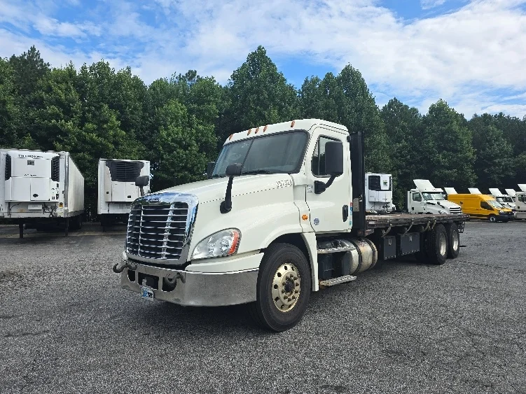 2018 Freightliner in Medley, FL — photo 3