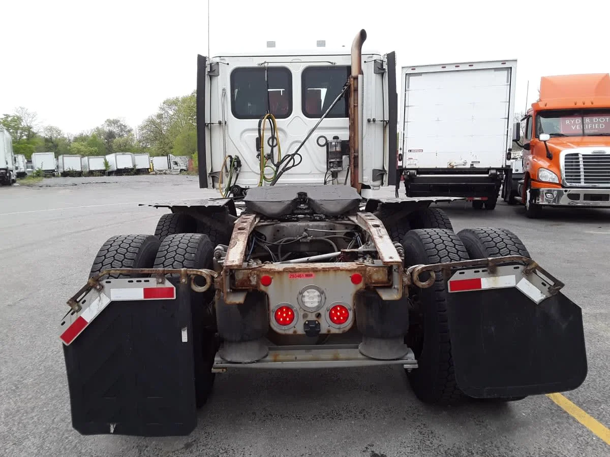 2021 Freightliner Cascadia - image 5