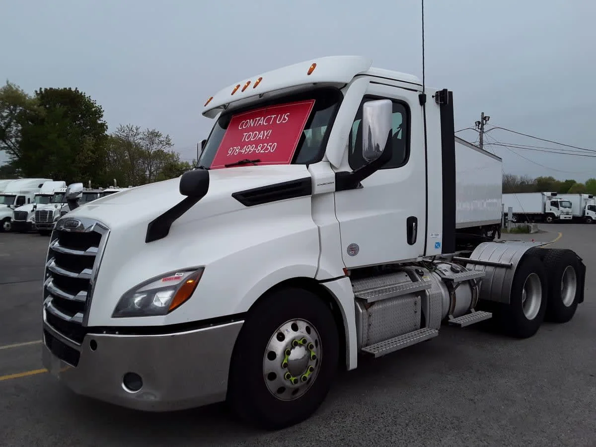 2021 Freightliner Cascadia - image 2