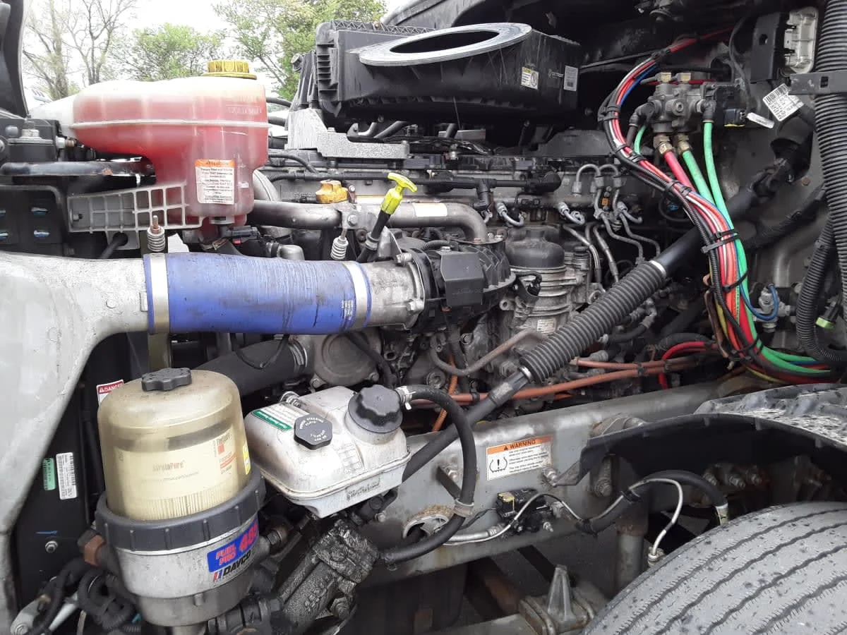 2021 Freightliner Cascadia - image 8