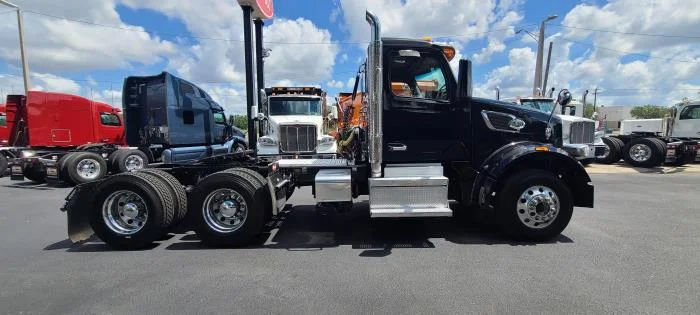 2023 Peterbilt 567 — photo 9