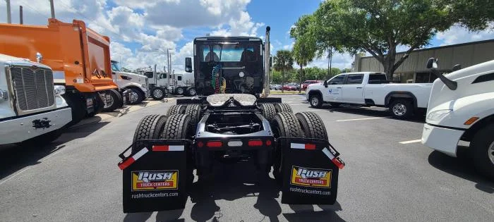 2023 Peterbilt 567 — photo 7