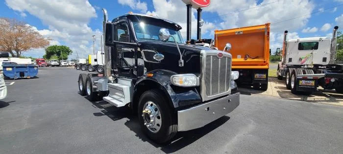 2023 Peterbilt 567 — photo 10