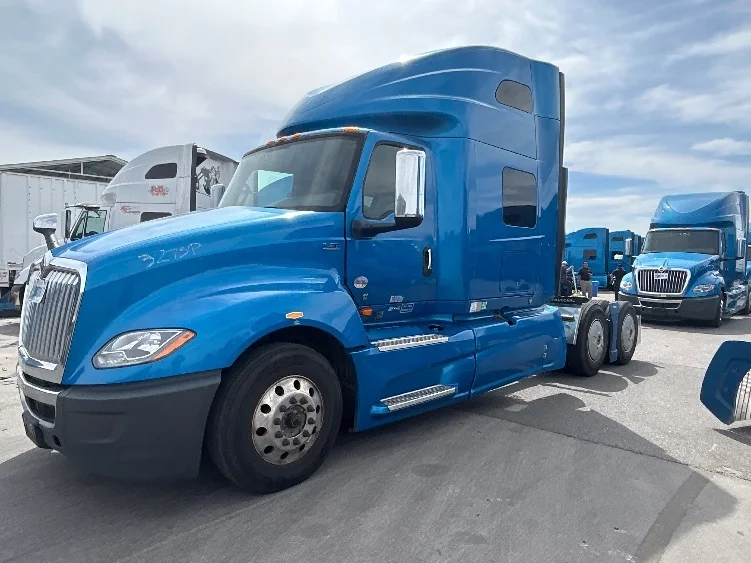 2021 International LT in El Paso, TX — photo 3