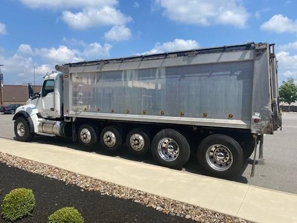 2021 Kenworth T880 in Broadview Hts, OH — photo 2