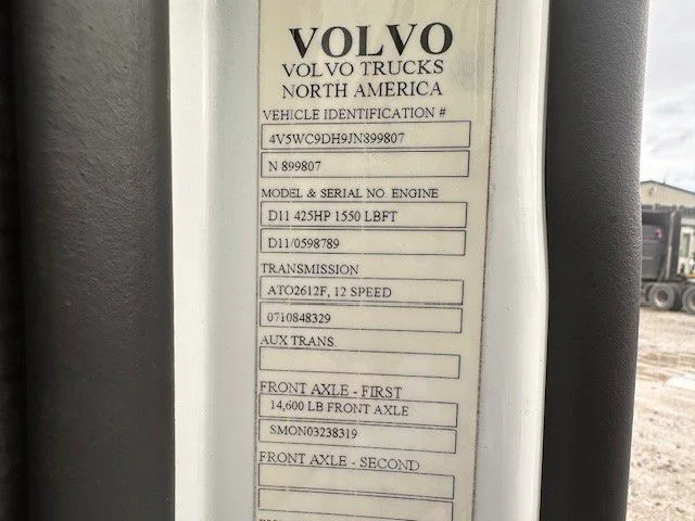 2018 Volvo VNR 640 - image 26