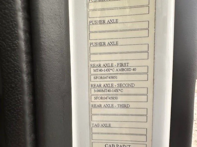 2018 Volvo VNR 640 - image 27