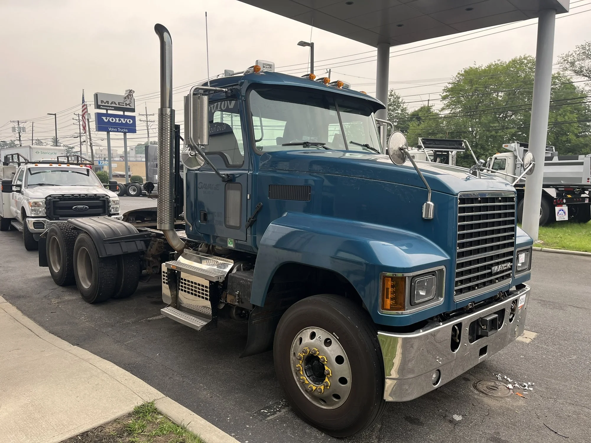 2020 Mack Pinnacle in Pennsauken, NJ — photo 2