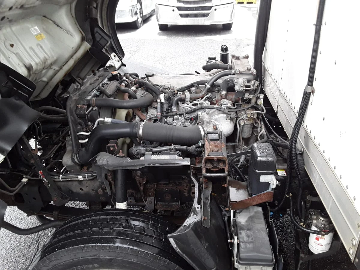 2019 Isuzu NRR - image 10