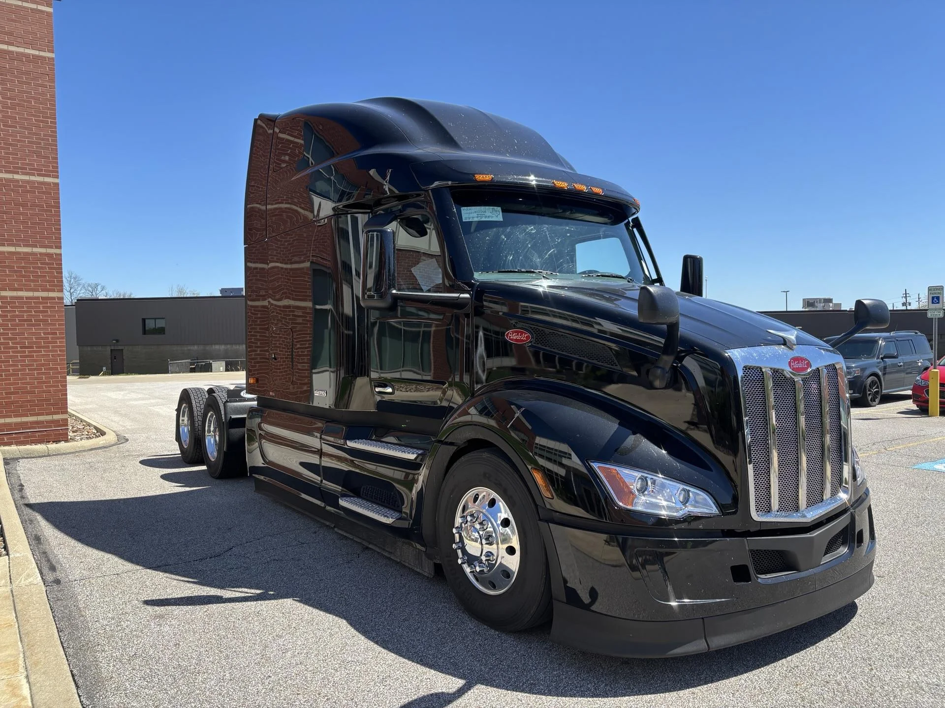 2027 Peterbilt 579 in Broadview Hts, OH — photo 4