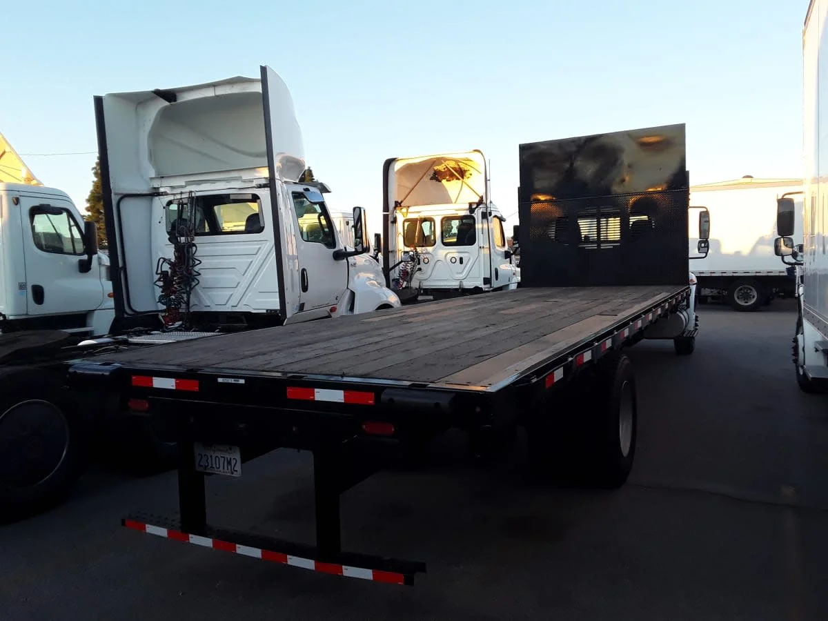 2019 International 4300 in Fontana, CA — photo 4