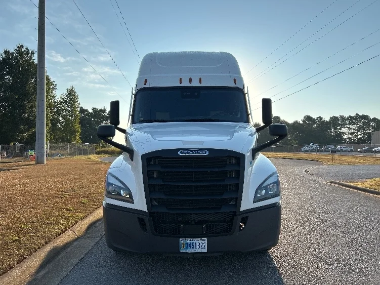 2022 Freightliner Cascadia in Atlanta (Conyers), GA — photo 2