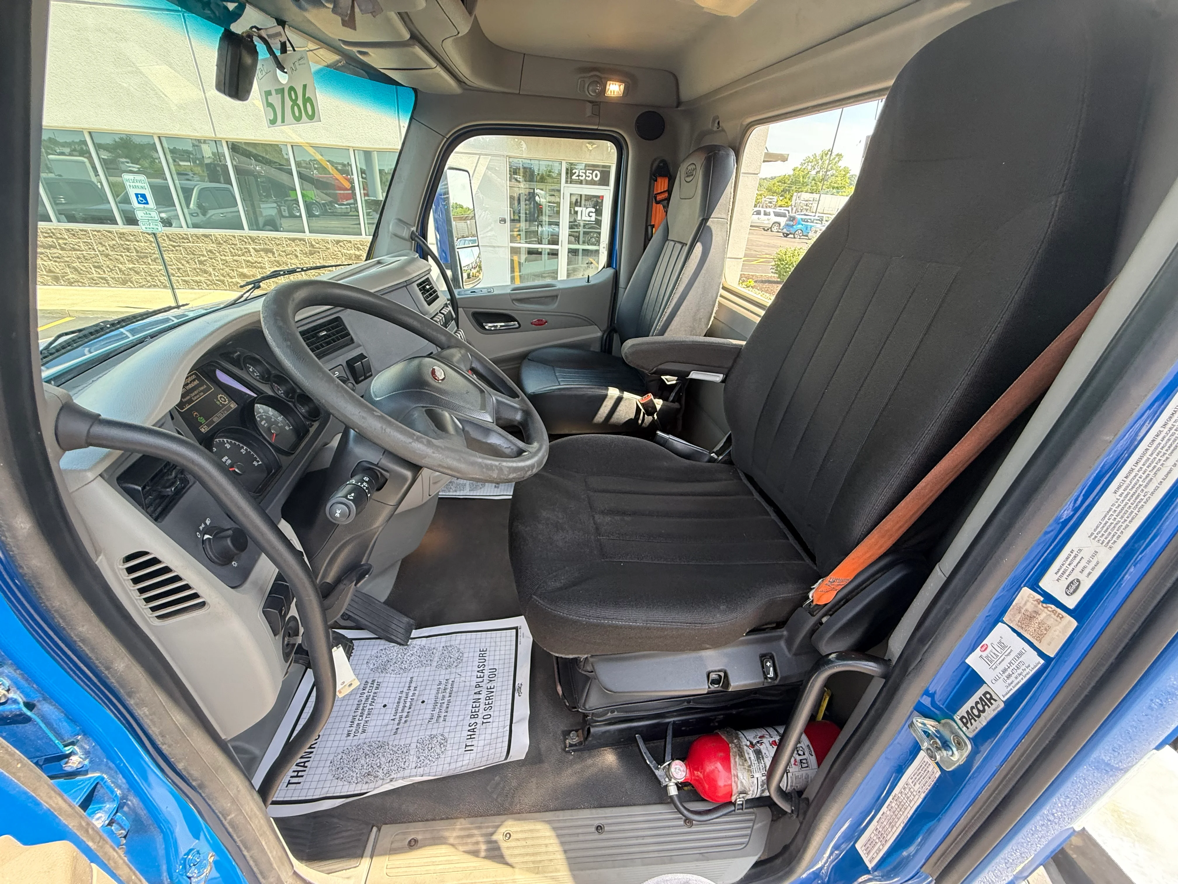 2021 Peterbilt 579 in Cincinnati, OH — photo 16