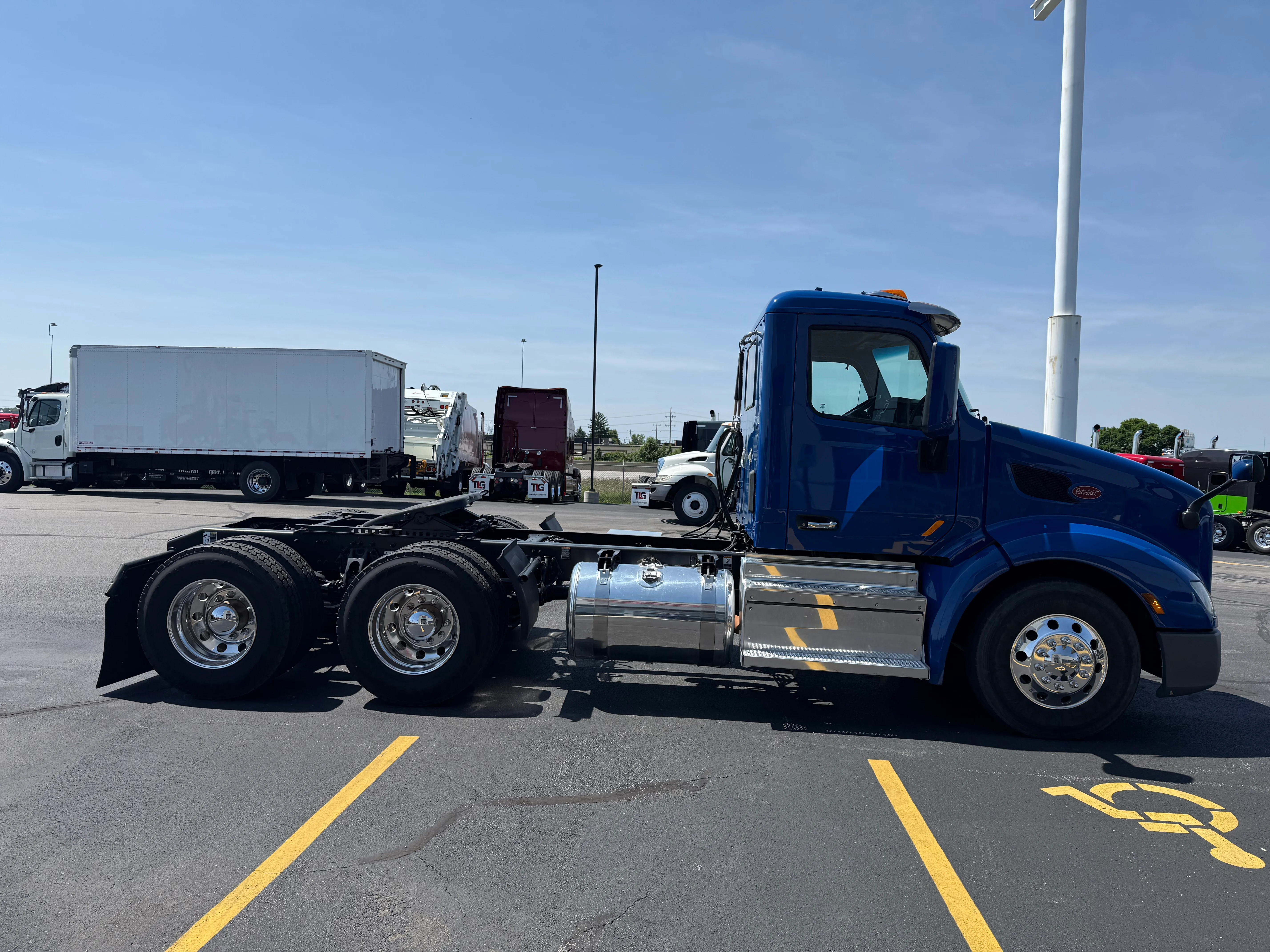 2021 Peterbilt 579 in Cincinnati, OH — photo 6