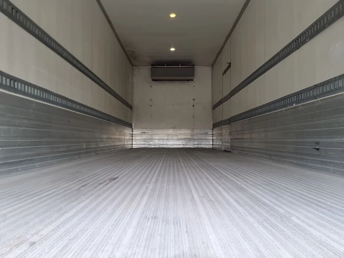 2020 International MV - image 9