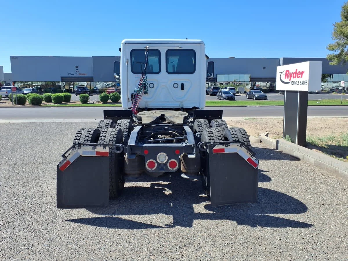 2022 Freightliner Cascadia in Phoenix, AZ — photo 5