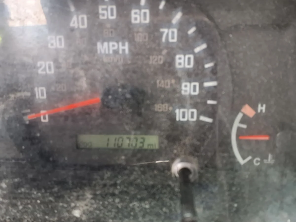 2019 Isuzu NPR - image 10