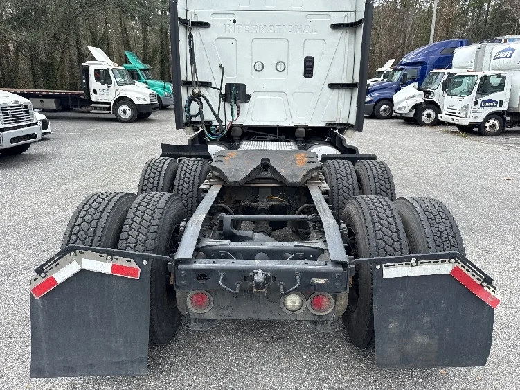 2023 International LT - image 6