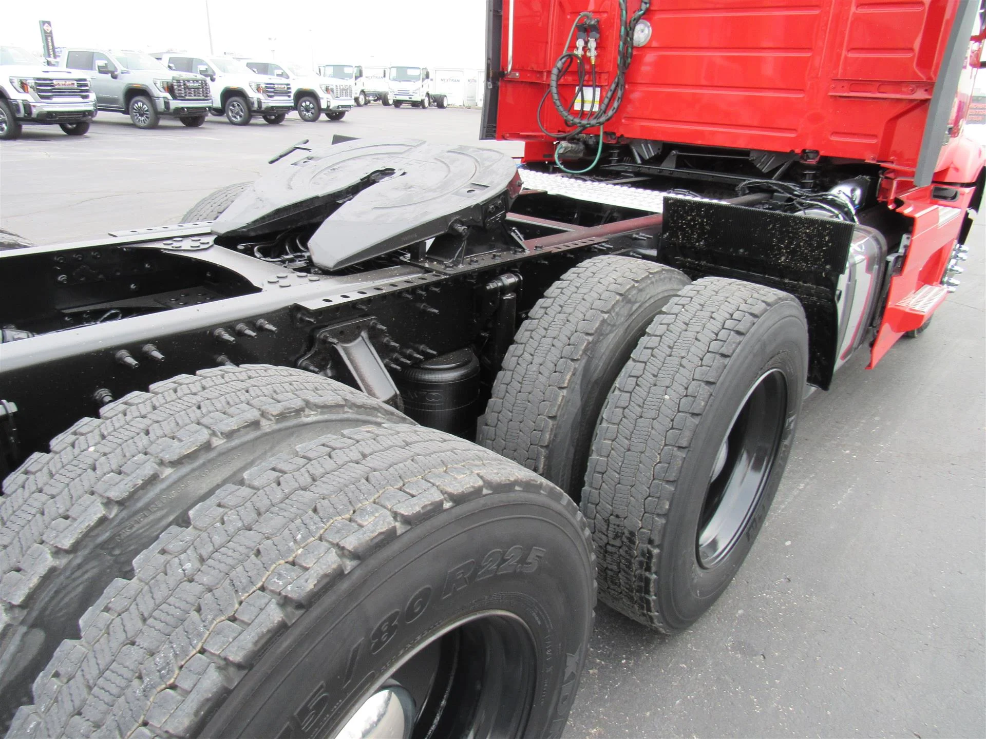 2021 Volvo VNR 640 - image 7