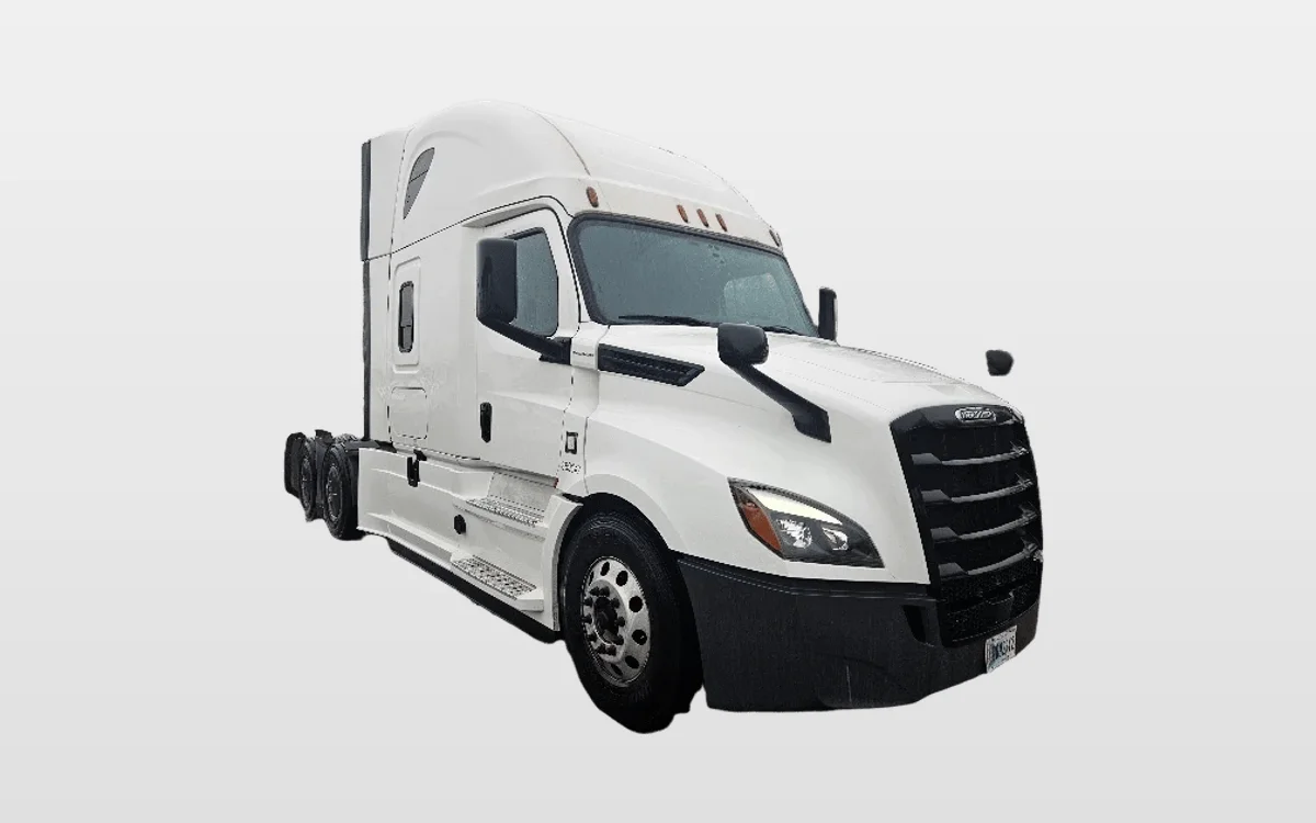 2020 Freightliner Cascadia - image 1