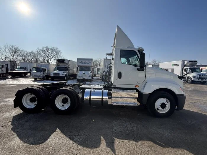 2019 International LT — photo 5