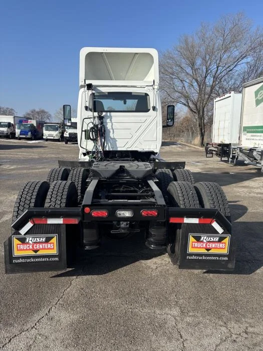 2019 International LT — photo 4