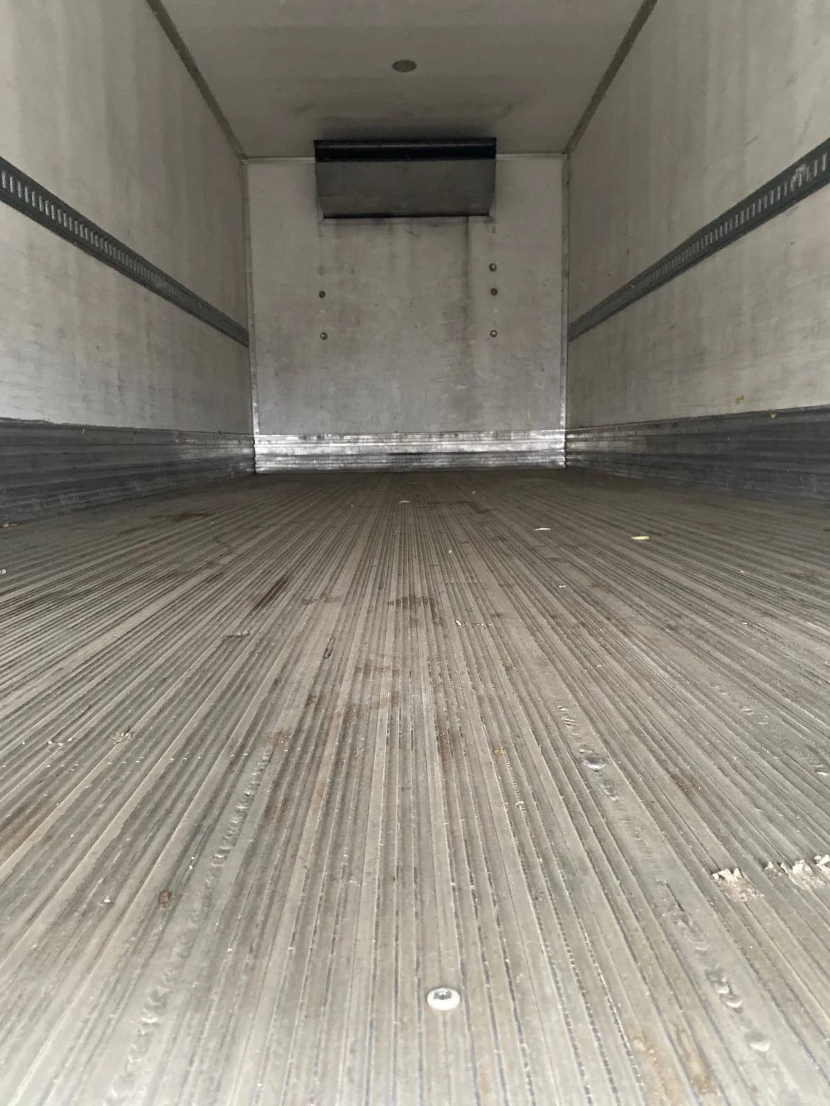 2017 International 4300 - image 9