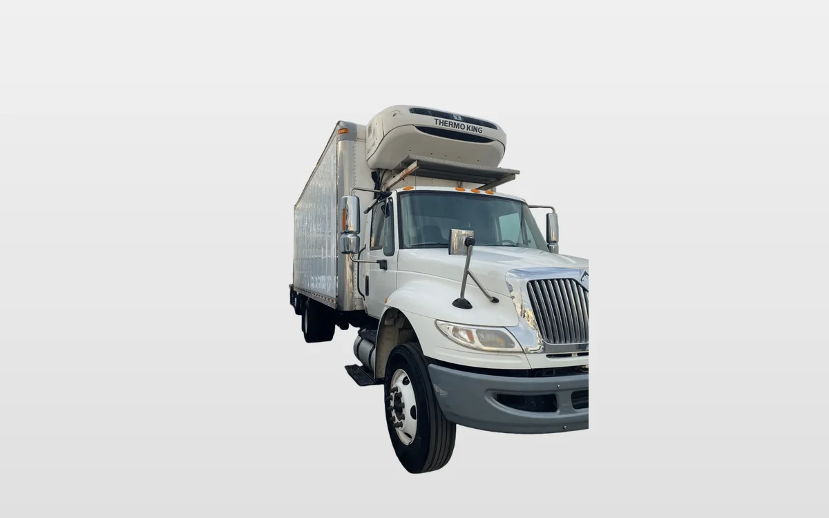 2017 International 4300 - image 1
