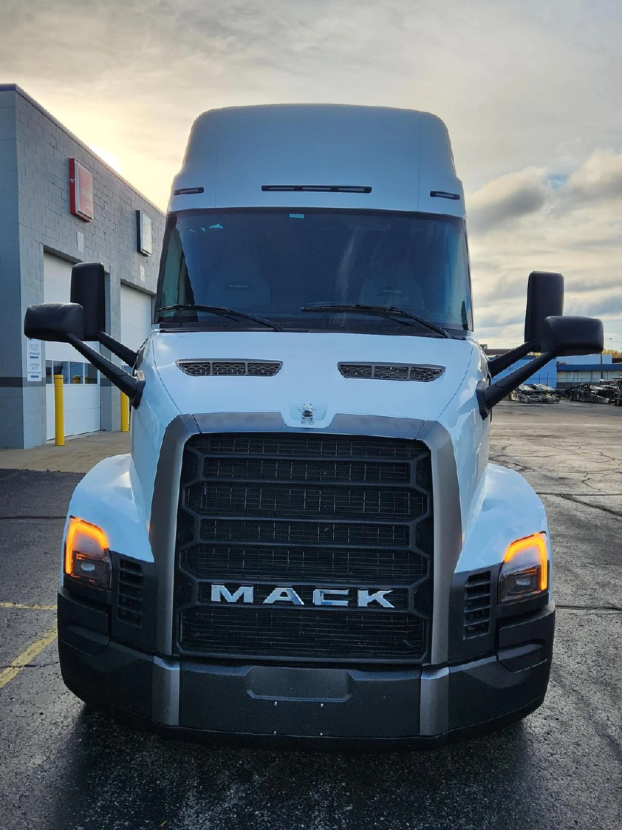 2026 Mack Pioneer in Flint, MI — photo 3