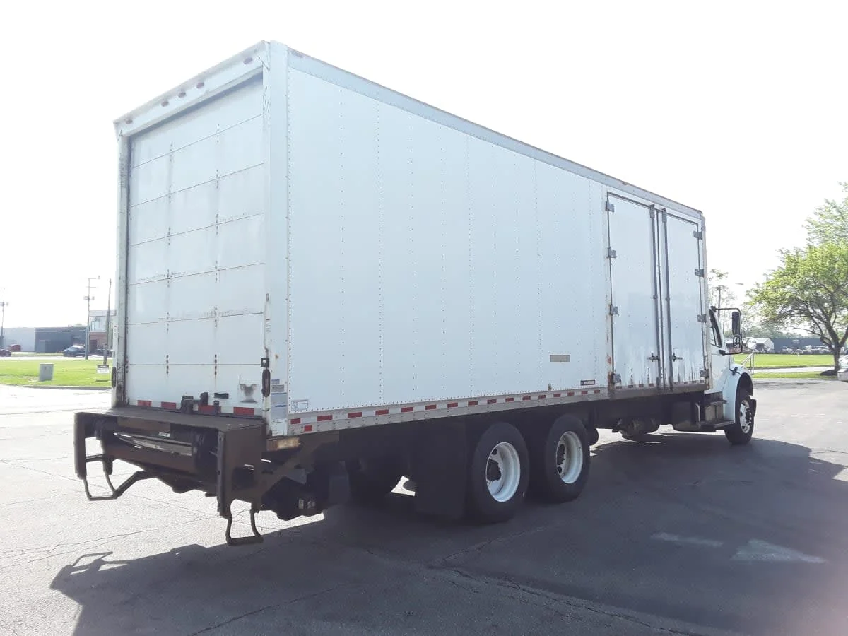 2018 Freightliner M2 106 in Hilliard, OH — photo 4