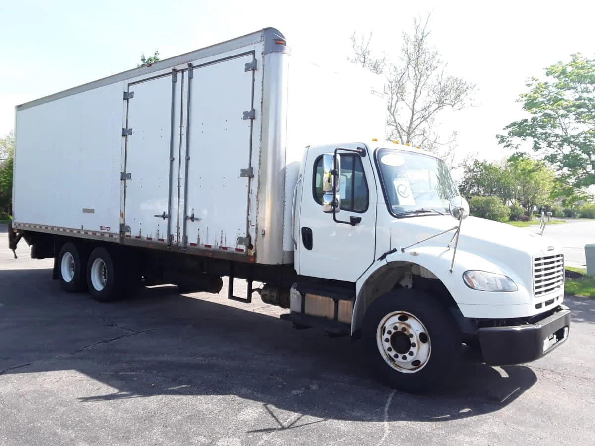 2018 Freightliner M2 106 in Hilliard, OH — photo 3