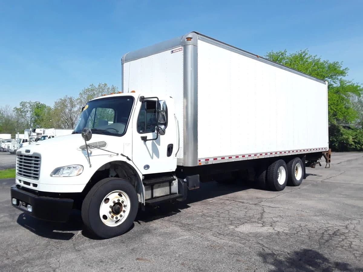 2018 Freightliner M2 106 in Hilliard, OH