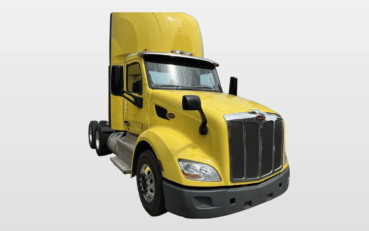 2021 Peterbilt 579 - image 1