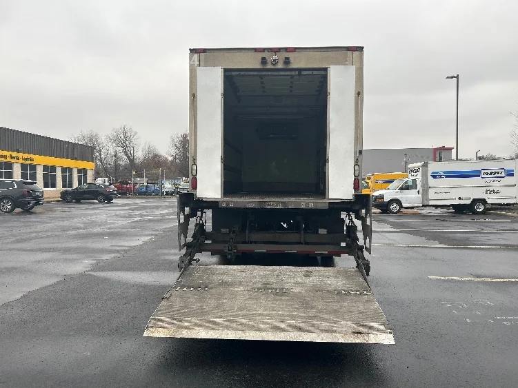 2020 Freightliner M2 106 - image 9