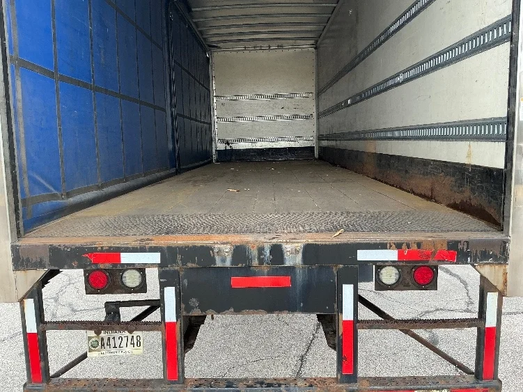 2017 Freightliner eM2 in Elkhart, IN — photo 10