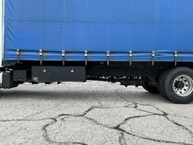 2017 Freightliner eM2 in Elkhart, IN — photo 5