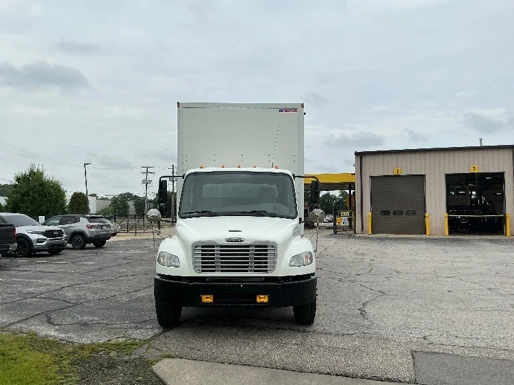 2017 Freightliner eM2 in Elkhart, IN — photo 2