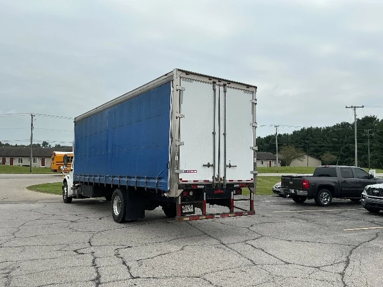 2017 Freightliner eM2 in Elkhart, IN — photo 6