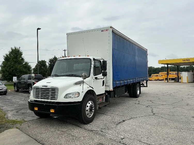 2017 Freightliner eM2 in Elkhart, IN — photo 3