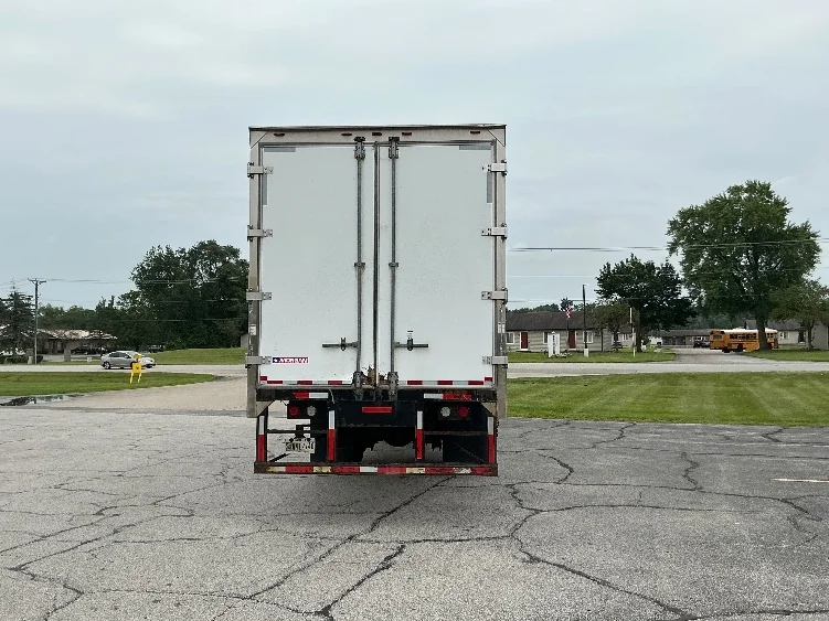 2017 Freightliner eM2 in Elkhart, IN — photo 7
