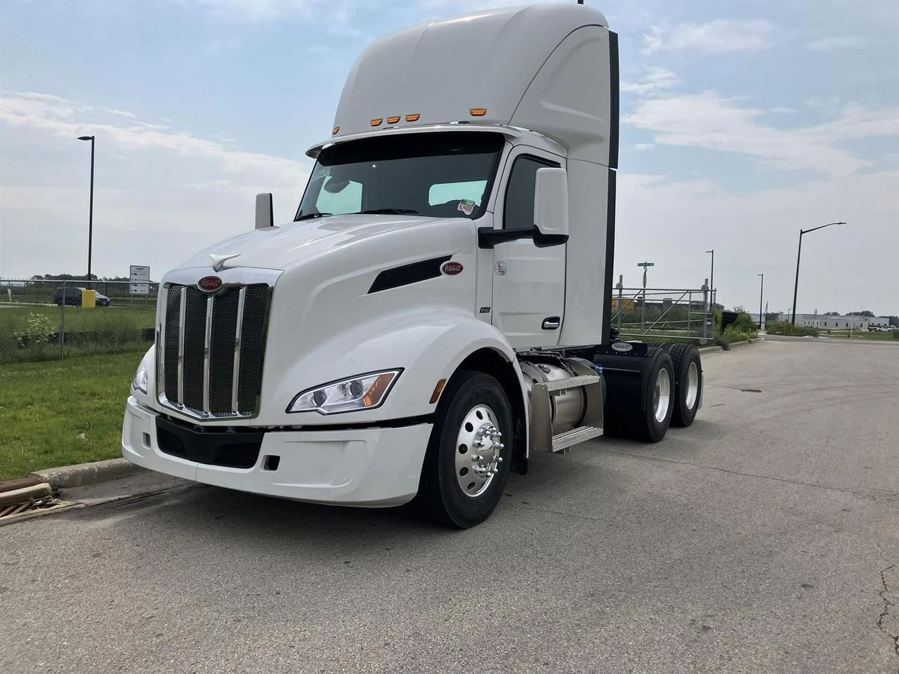 2027 Peterbilt 579 in Rochester, MN — photo 12
