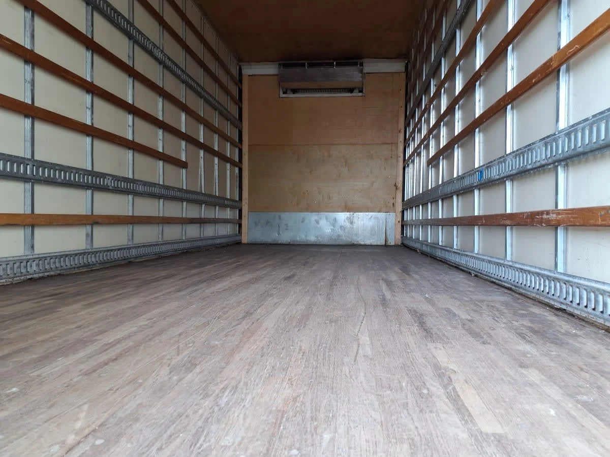 2017 Kenworth T270 - image 9