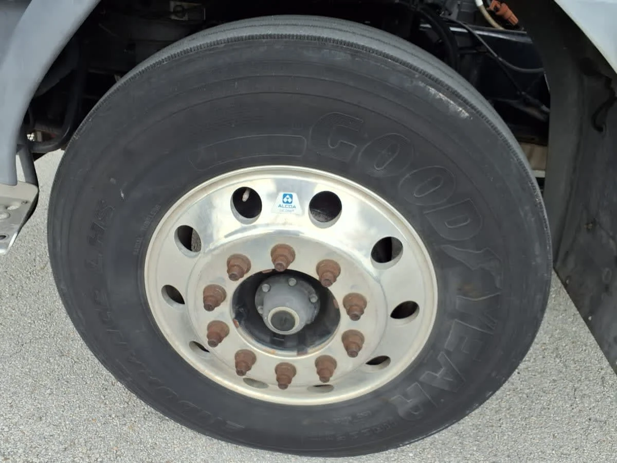 2017 Kenworth T270 - image 11