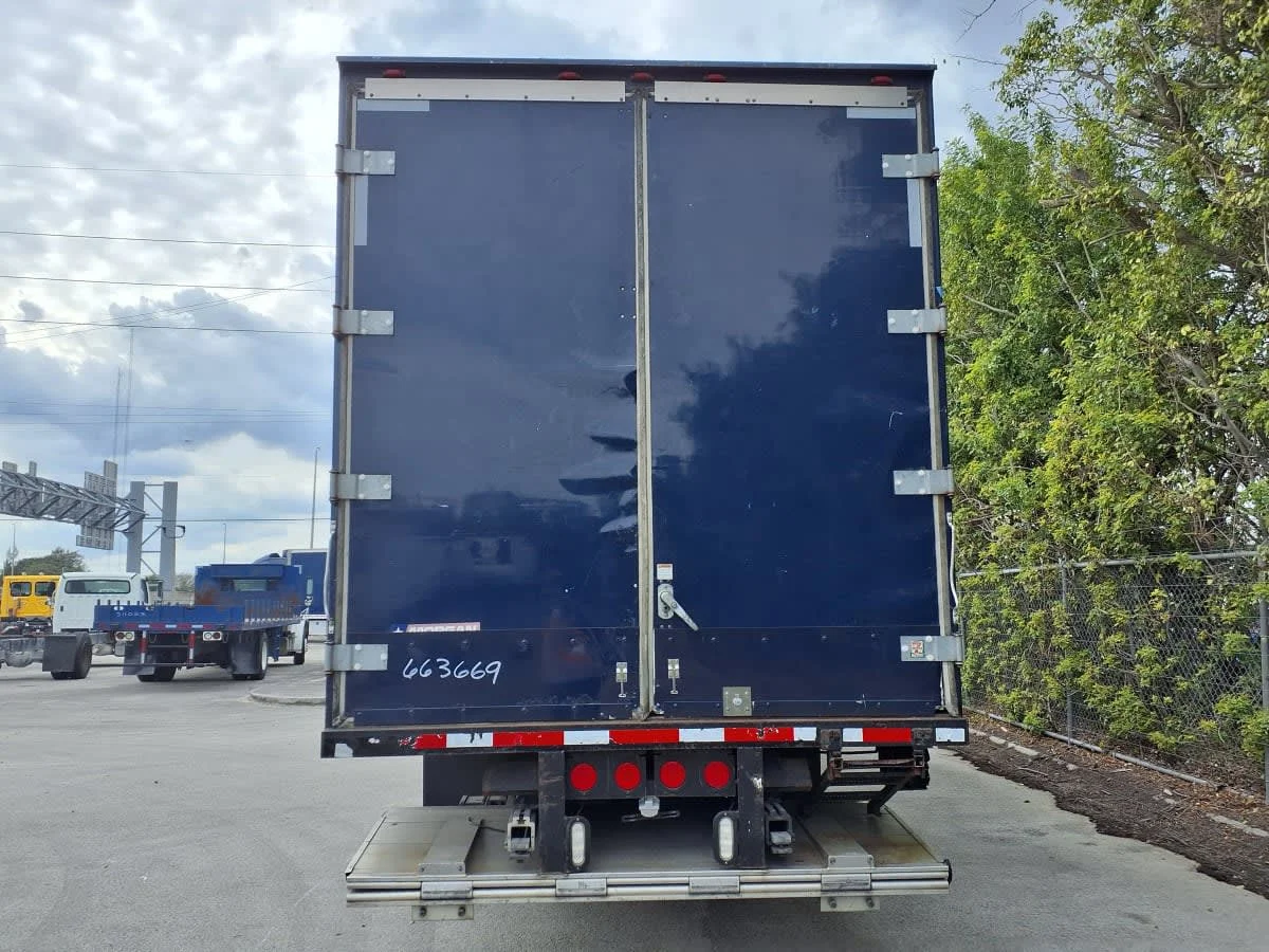 2017 Kenworth T270 - image 5