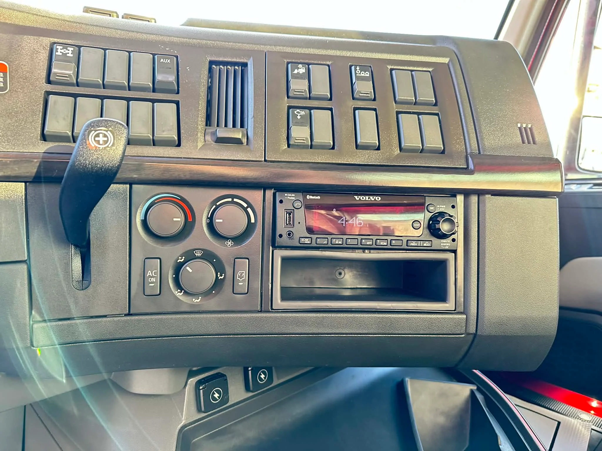 2023 Volvo - image 11