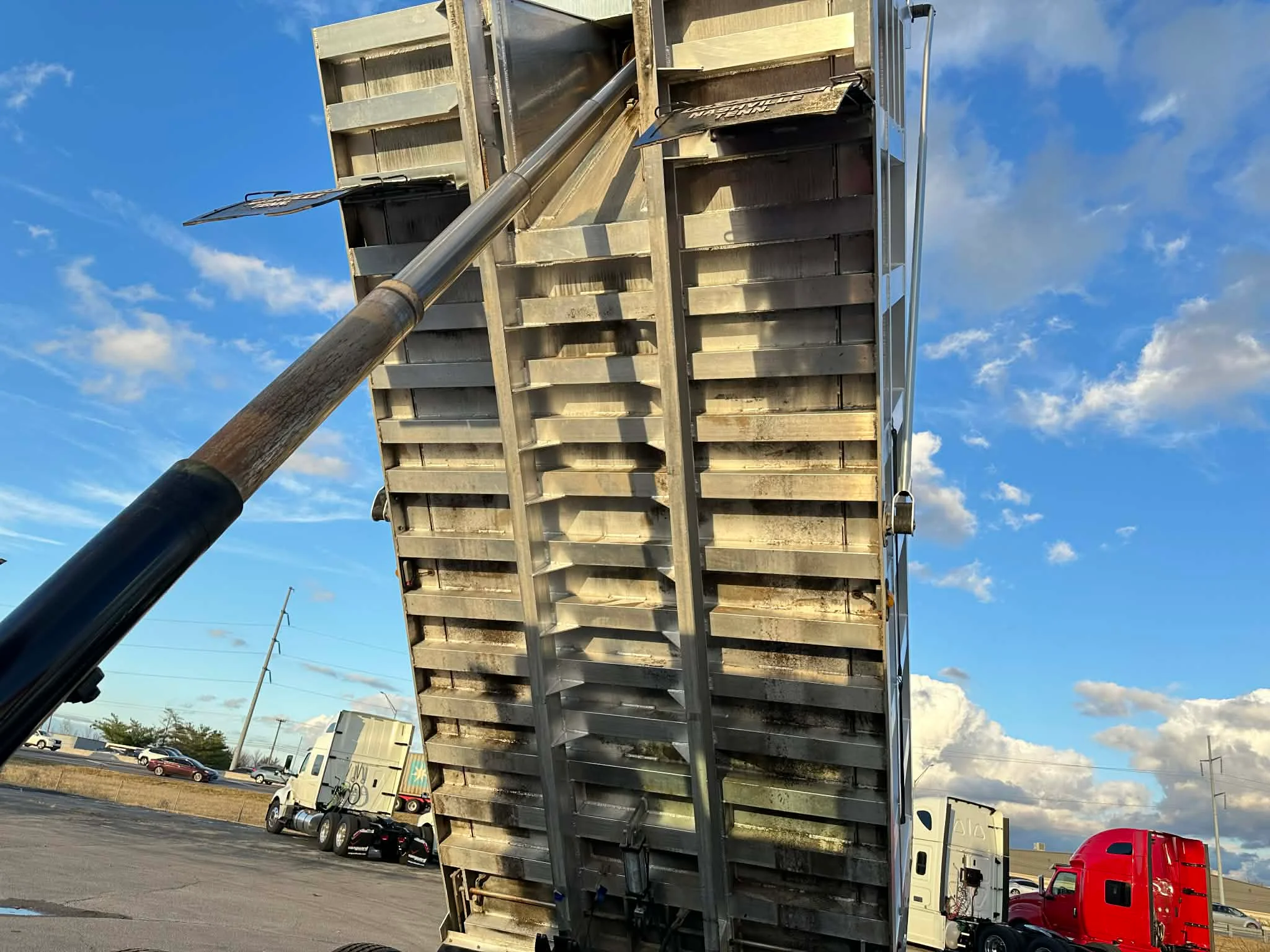 2023 Volvo - image 16